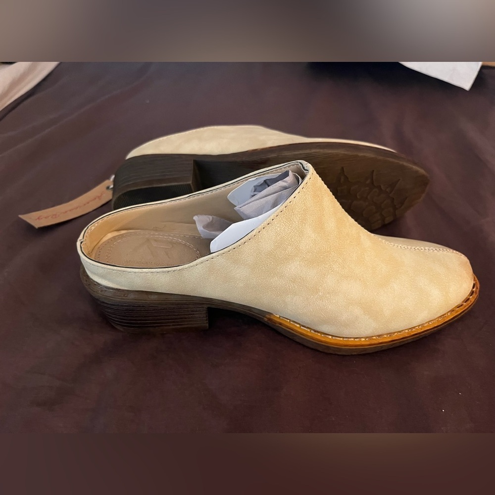NWT American Rag mules